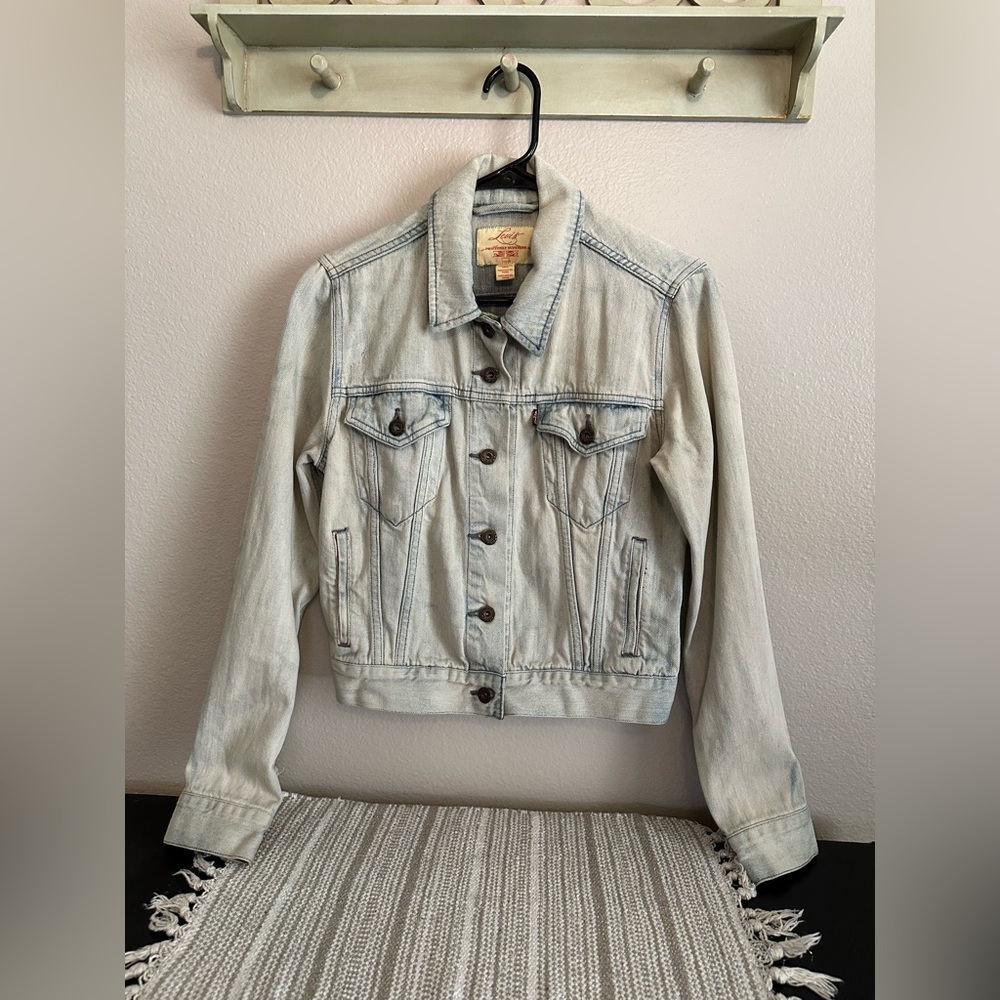 Levi's Light Wash Jean Jacket
